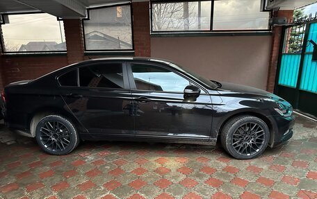 Volkswagen Passat B8 рестайлинг, 2019 год, 2 400 000 рублей, 16 фотография