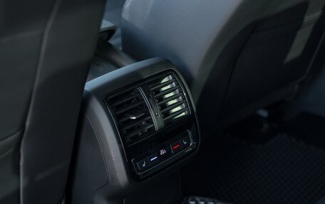 Volkswagen Passat B8 рестайлинг, 2019 год, 2 400 000 рублей, 14 фотография