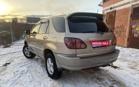 Toyota Harrier, 1999 год, 700 000 рублей, 6 фотография