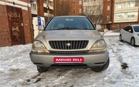 Toyota Harrier, 1999 год, 700 000 рублей, 3 фотография
