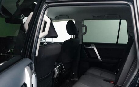 Toyota Land Cruiser Prado 150 рестайлинг 2, 2019 год, 4 800 000 рублей, 6 фотография