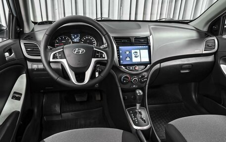 Hyundai Solaris II рестайлинг, 2011 год, 879 000 рублей, 6 фотография