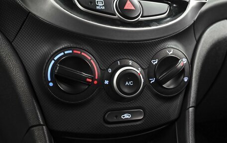 Hyundai Solaris II рестайлинг, 2011 год, 879 000 рублей, 15 фотография