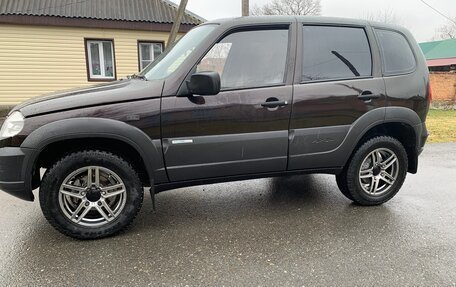 Chevrolet Niva I рестайлинг, 2011 год, 520 000 рублей, 4 фотография