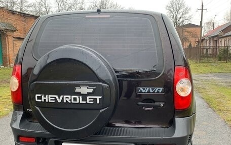 Chevrolet Niva I рестайлинг, 2011 год, 520 000 рублей, 3 фотография