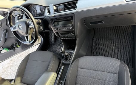 Skoda Rapid I, 2015 год, 900 000 рублей, 16 фотография