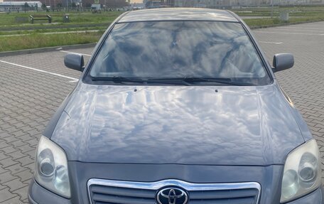 Toyota Avensis III рестайлинг, 2004 год, 699 000 рублей, 12 фотография