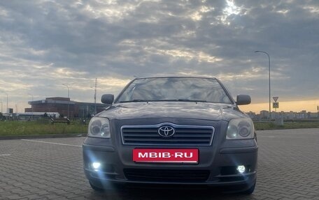 Toyota Avensis III рестайлинг, 2004 год, 699 000 рублей, 14 фотография