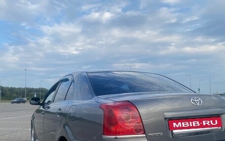 Toyota Avensis III рестайлинг, 2004 год, 699 000 рублей, 11 фотография