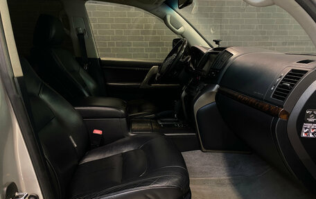 Toyota Land Cruiser 200, 2011 год, 2 785 000 рублей, 10 фотография