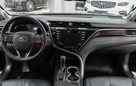 Toyota Camry, 2021 год, 2 690 000 рублей, 8 фотография