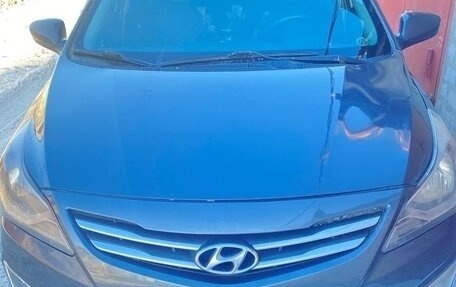 Hyundai Solaris II рестайлинг, 2015 год, 450 000 рублей, 1 фотография