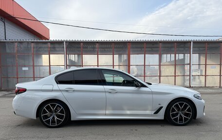 BMW 5 серия, 2021 год, 2 990 000 рублей, 9 фотография