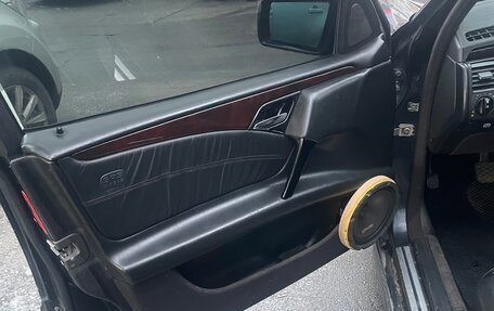 Mercedes-Benz E-Класс, 1995 год, 350 000 рублей, 12 фотография