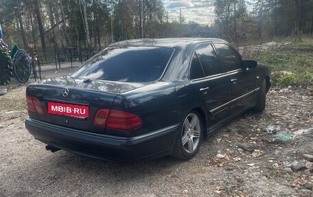 Mercedes-Benz E-Класс, 1995 год, 350 000 рублей, 6 фотография
