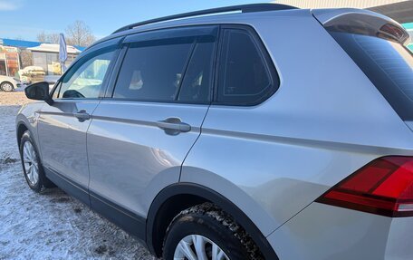 Volkswagen Tiguan II, 2019 год, 2 400 000 рублей, 3 фотография