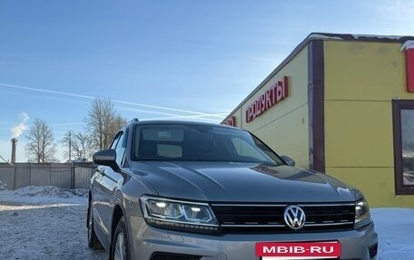 Volkswagen Tiguan II, 2019 год, 2 400 000 рублей, 6 фотография