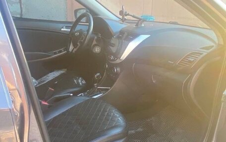 Hyundai Solaris II рестайлинг, 2015 год, 450 000 рублей, 4 фотография