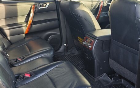 Toyota Highlander III, 2013 год, 1 800 000 рублей, 16 фотография