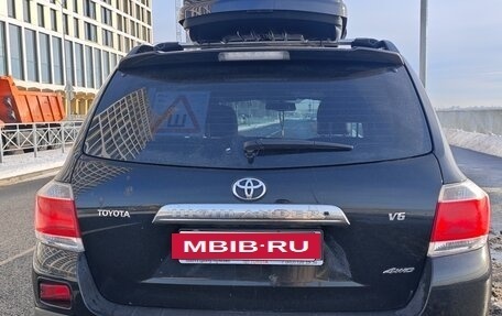 Toyota Highlander III, 2013 год, 1 800 000 рублей, 21 фотография