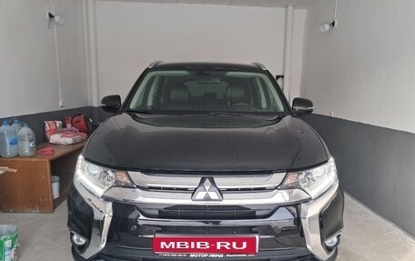 Mitsubishi Outlander III рестайлинг 3, 2016 год, 2 198 000 рублей, 1 фотография