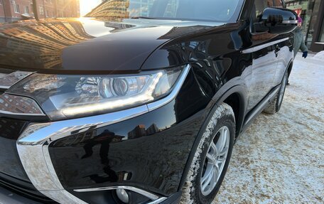 Mitsubishi Outlander III рестайлинг 3, 2016 год, 2 198 000 рублей, 3 фотография