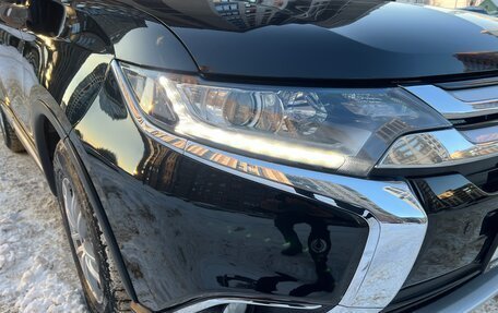 Mitsubishi Outlander III рестайлинг 3, 2016 год, 2 198 000 рублей, 5 фотография