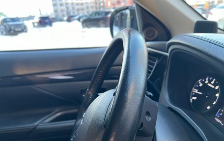 Mitsubishi Outlander III рестайлинг 3, 2016 год, 2 198 000 рублей, 29 фотография