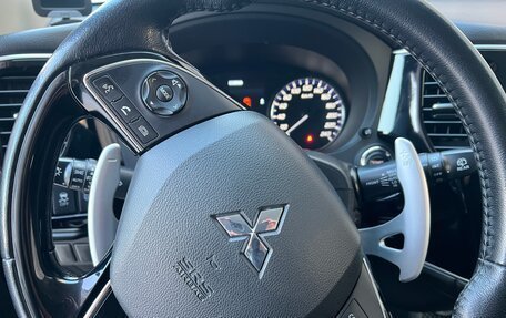 Mitsubishi Outlander III рестайлинг 3, 2016 год, 2 198 000 рублей, 35 фотография