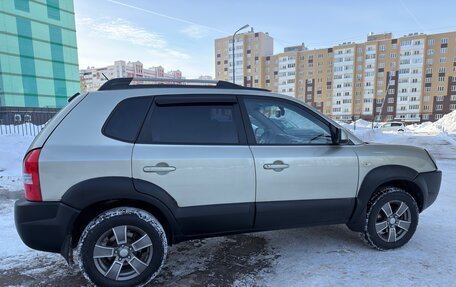 Hyundai Tucson III, 2005 год, 745 000 рублей, 10 фотография