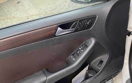 Volkswagen Jetta VI, 2013 год, 550 000 рублей, 16 фотография