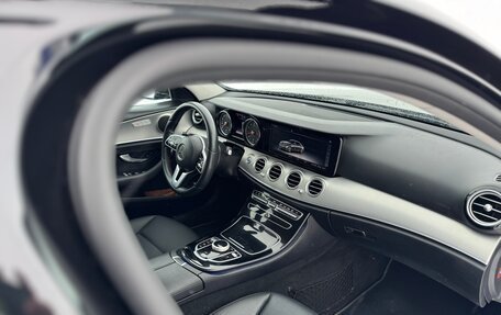 Mercedes-Benz E-Класс, 2018 год, 2 200 000 рублей, 10 фотография