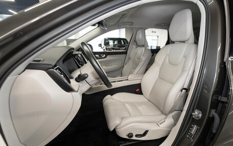 Volvo XC60 II, 2018 год, 3 990 000 рублей, 9 фотография