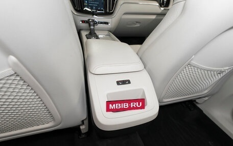 Volvo XC60 II, 2018 год, 3 990 000 рублей, 13 фотография