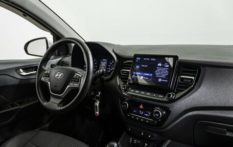 Hyundai Solaris II рестайлинг, 2021 год, 1 798 000 рублей, 9 фотография