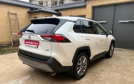 Toyota RAV4, 2020 год, 3 650 000 рублей, 4 фотография