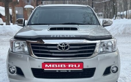 Toyota Hilux VII, 2013 год, 2 950 000 рублей, 3 фотография