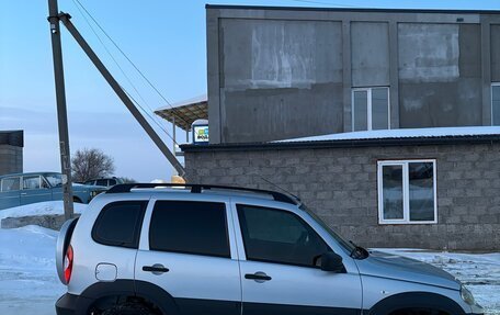 Chevrolet Niva I рестайлинг, 2019 год, 915 000 рублей, 4 фотография