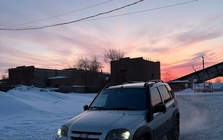 Chevrolet Niva I рестайлинг, 2019 год, 915 000 рублей, 2 фотография