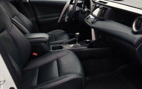 Toyota RAV4, 2018 год, 2 595 000 рублей, 9 фотография