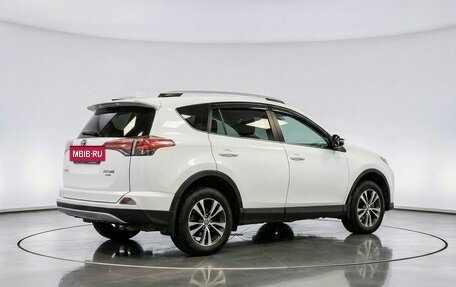Toyota RAV4, 2018 год, 2 595 000 рублей, 2 фотография