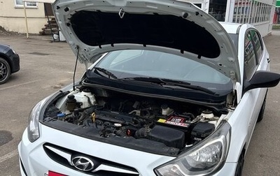 Hyundai Solaris II рестайлинг, 2013 год, 800 000 рублей, 1 фотография