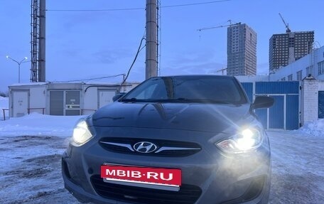 Hyundai Solaris II рестайлинг, 2011 год, 650 000 рублей, 3 фотография