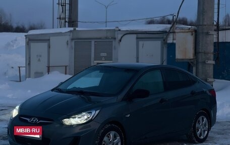 Hyundai Solaris II рестайлинг, 2011 год, 650 000 рублей, 18 фотография