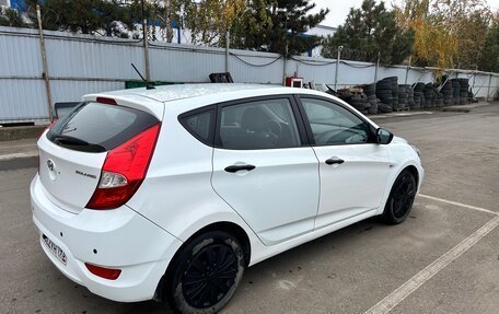 Hyundai Solaris II рестайлинг, 2013 год, 800 000 рублей, 3 фотография