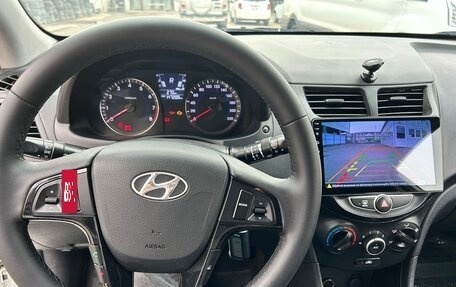 Hyundai Solaris II рестайлинг, 2013 год, 800 000 рублей, 9 фотография