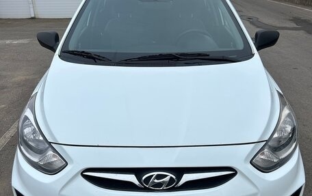 Hyundai Solaris II рестайлинг, 2013 год, 800 000 рублей, 10 фотография