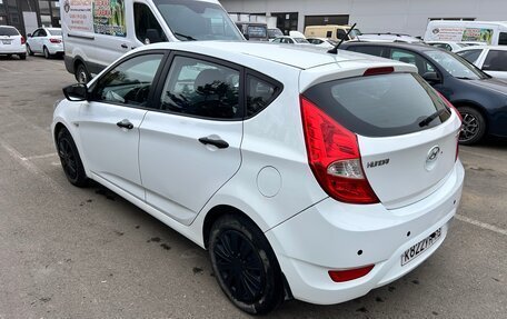 Hyundai Solaris II рестайлинг, 2013 год, 800 000 рублей, 11 фотография