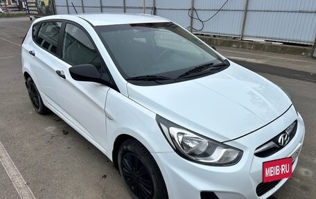 Hyundai Solaris II рестайлинг, 2013 год, 800 000 рублей, 12 фотография