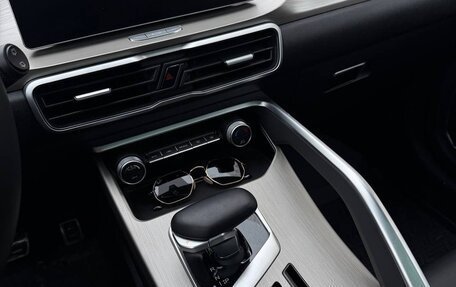 Geely Coolray I, 2022 год, 1 900 000 рублей, 16 фотография